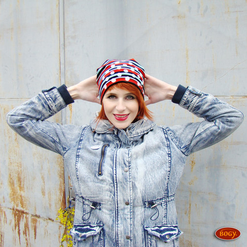 Novinka - pruhovaná houmleska z úpletu červená — foto 1