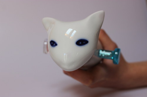 Porcelánový věšák — foto 1