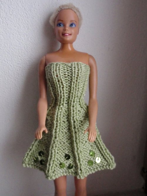 BARBIE-zelené šaty s flitry — foto 1