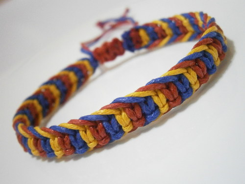 "Pro fanoušky" - unisex náramek (macramé) — foto 1