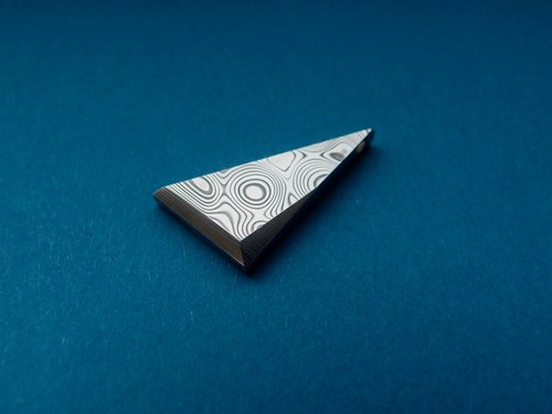 Damasteel Přívěsek Triangl II — foto 1