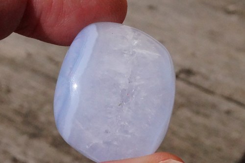 Chalcedon s drůzou B7832