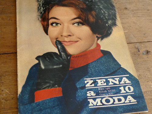 ŽENA a MÓDA ... módní časopis ... 10/1966 — foto 1