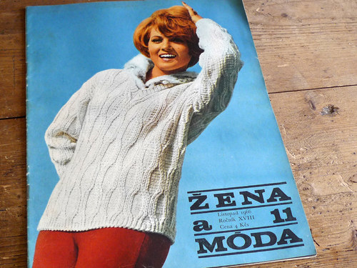ŽENA a MÓDA ... módní časopis ... 11/1966 — foto 1