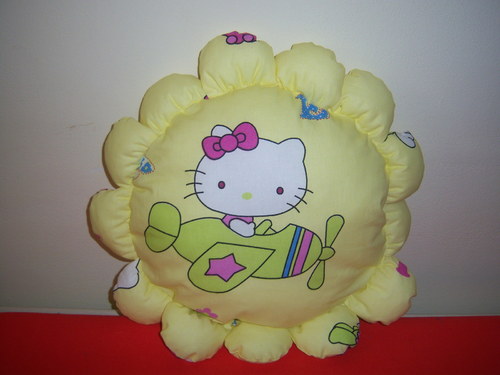 Polštářek kytička - HELLO KITTY — foto 1