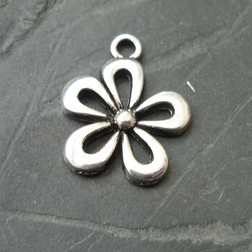 Přívěsek kytka 15x18mm - 2ks - starostříbrná