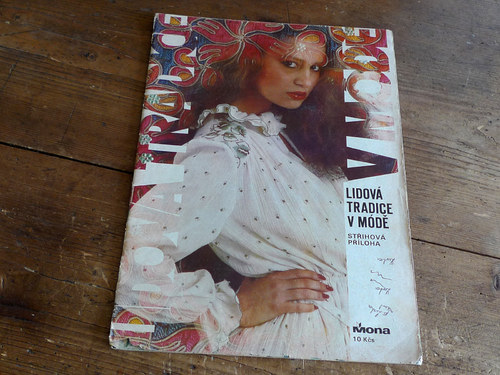 Lidová tradice v módě ... MONA — foto 1