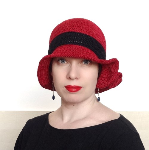 Madam K. a letní jahody - klobouk — foto 1