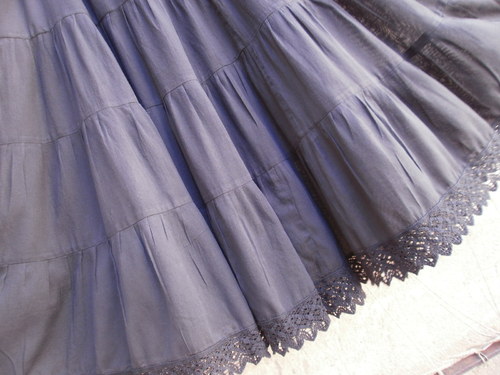 Černá sukně s krajkou — foto 1