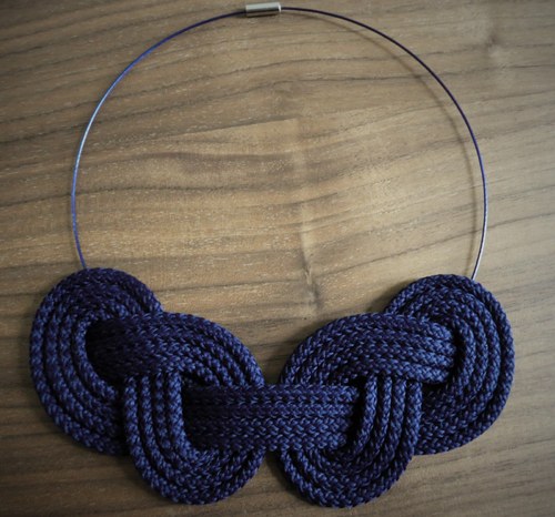 Náhrdelník Loop Dark Navy — foto 1