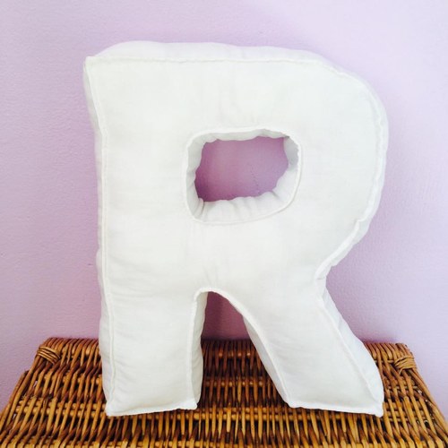Polštář písmeno (30 cm) — foto 1
