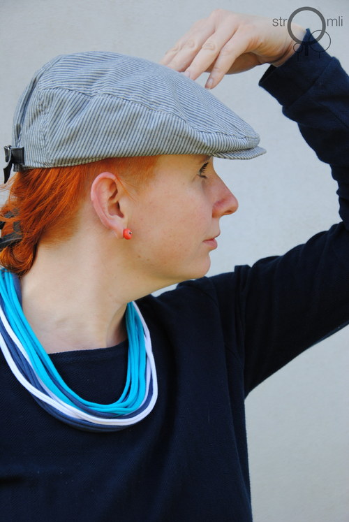 Náhrdelník bílo-modro-tyrkysový — foto 1