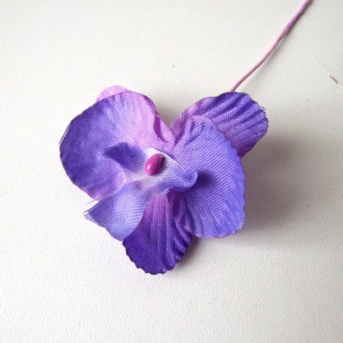 Orchidej na drátku — foto 1