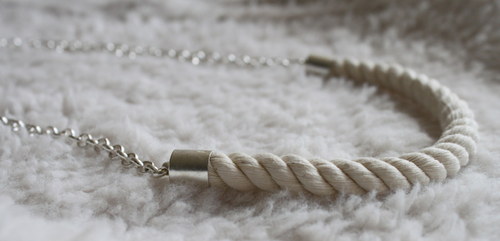 Náhrdelník - white - silver — foto 1