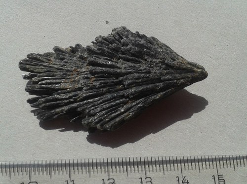 Kyanit černý L- 44 — foto 1