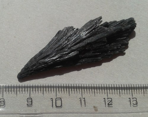 Kyanit černý L- 45 — foto 1