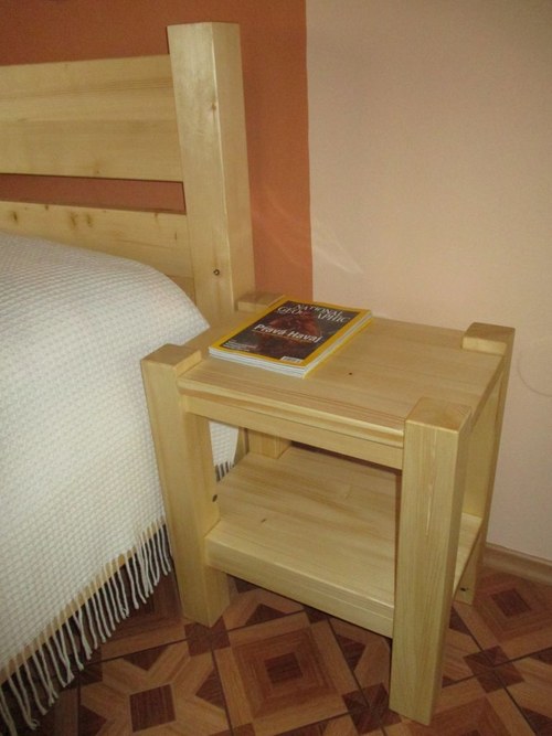 Noční stolek — foto 1