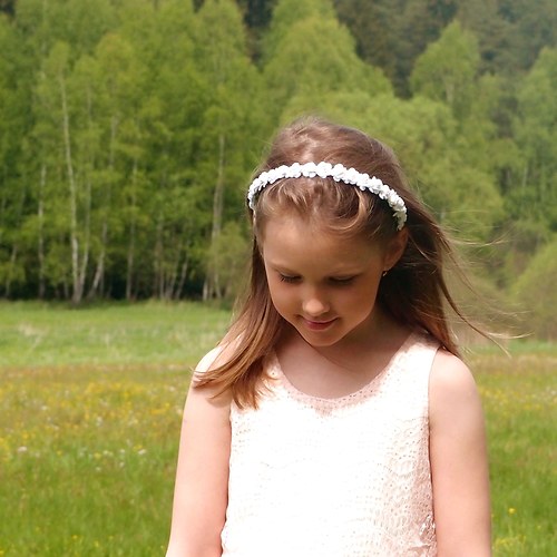 Čelenka - bílé růžičky — foto 1