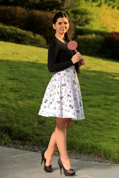 Sukně půlkolová — foto 1