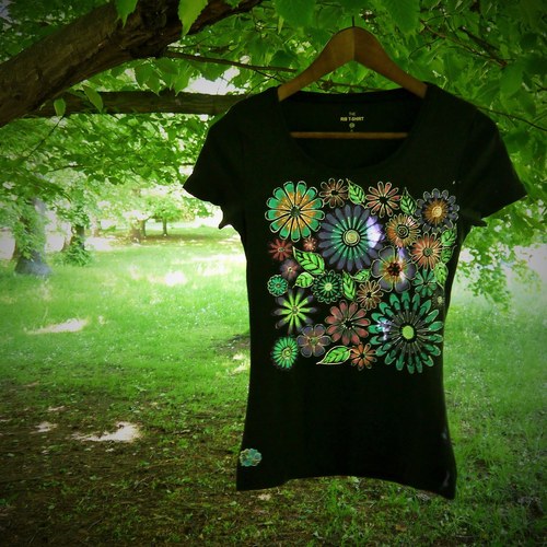 To Be Different and Blossomed — foto 1