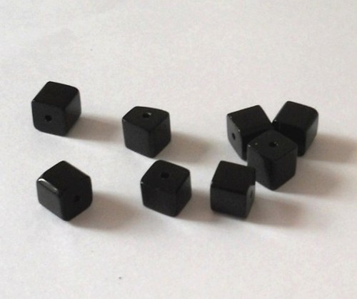 Skleněné kostičky 4mm -18 ks — foto 1
