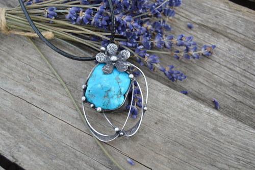 Kytičkový amulet — foto 1