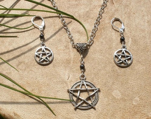 Gothic sada s hematitem — foto 1