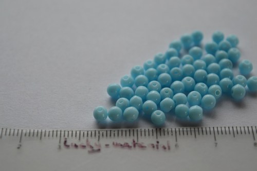 Kuličky 4 mm - světle modrá neprůhledná ... 100 ks