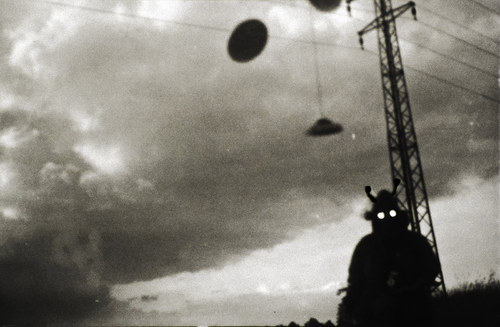První kontakt — foto 1
