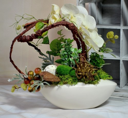 Orchidea aranžovaná v keramické nádobě — foto 1