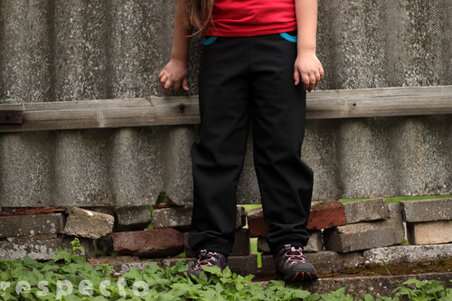 Kalhoty softshell......... vel. asi 8 - 10 let — foto 1