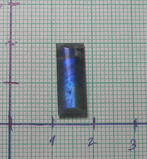 Labradorit vypouklá destička 18x7mm — foto 1