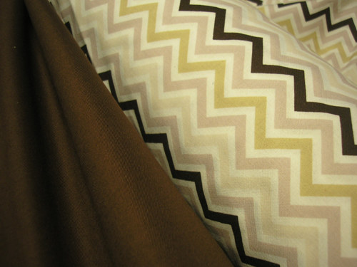 Látka - HNĚDÝ CHEVRON — foto 1