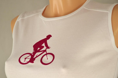 Bílý dámský top s tmavě růžovým cyklistou
