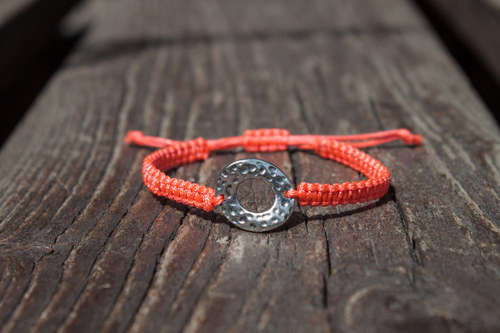 Macramé náramek broskvový — foto 1