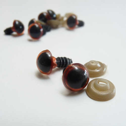 Bezpečnostní oči, hnědá 10mm - 2.jakost