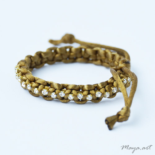 Béžový náramek "MACRAME BRACELET" s kamínky — foto 1