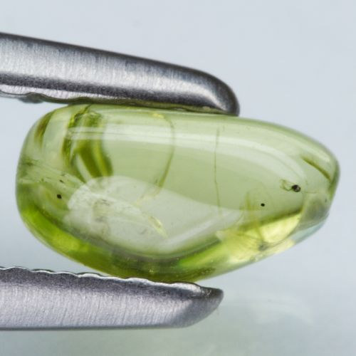 Olivín -- Pákistán !! -- 0,52ct (4694)