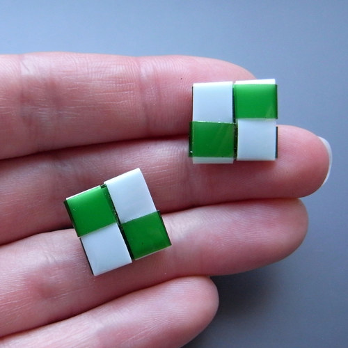 Upcycling: Náušnice Bílo-ZelTma