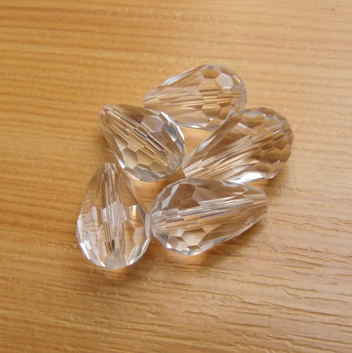 Broušené korálky - kapka - 15x10 mm - 5 ks