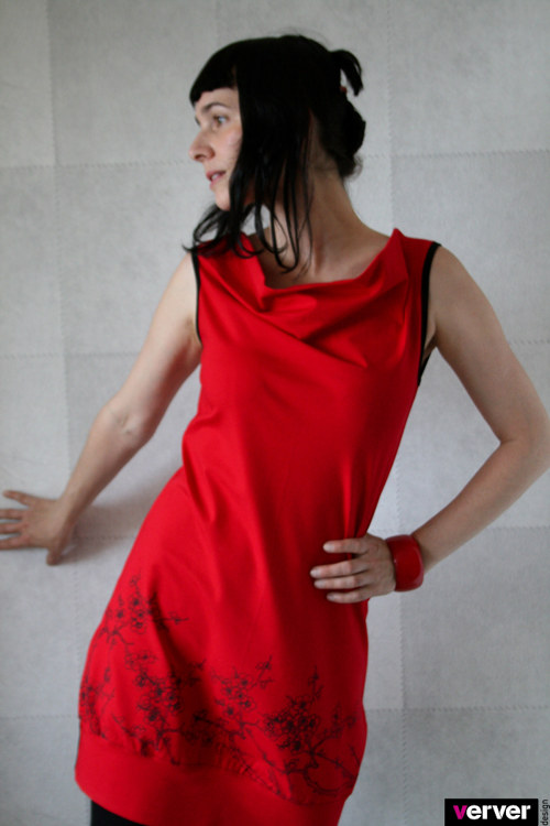 Šaty červené "sakury" (M) — foto 1