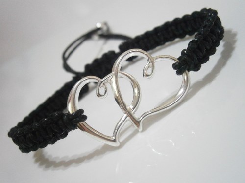 "Dvojsrdíčko" náramek - černý (macramé) — foto 1