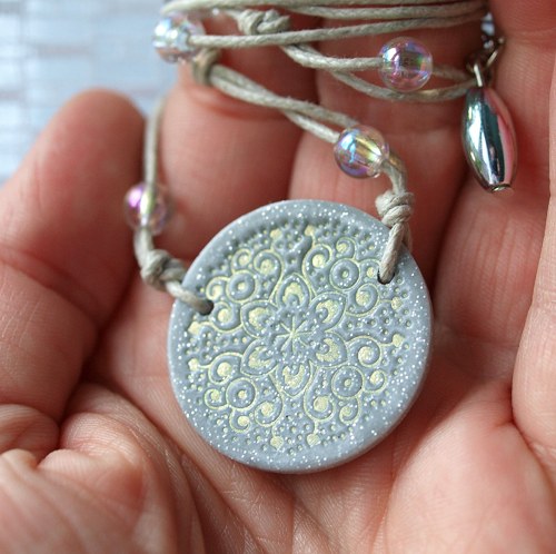 Náhrdelník - zelenozlatý ornament — foto 1