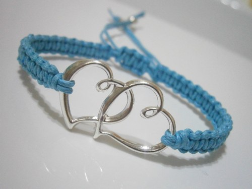 "Dvojsrdíčko" náramek - tyrkysový (macramé) — foto 1