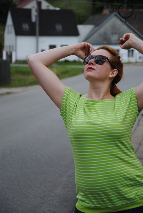 Zářivě zelené pruhované, vel. XL — foto 1
