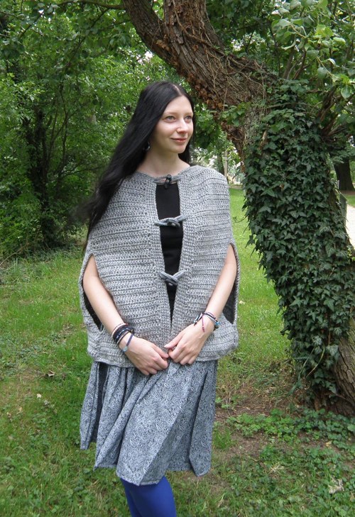 Světlešedá pelerínka, sleva PC 488 — foto 1