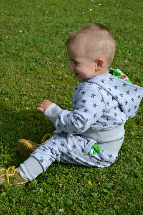 Nepřehlédnutelná teplákovka pro kluky — foto 1