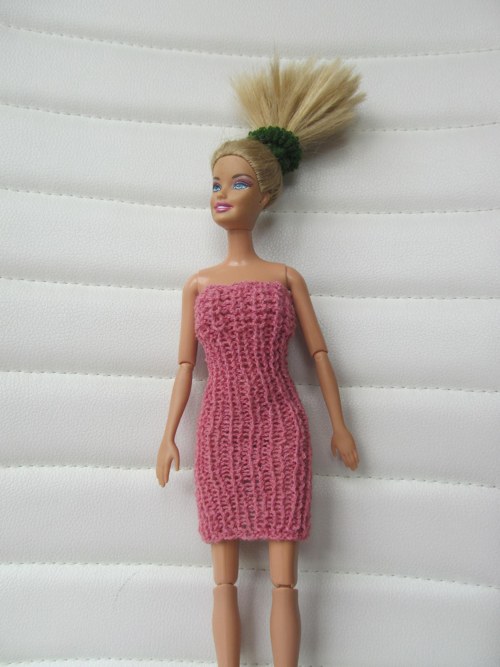 Společenské šatičky pro Barbie — foto 1