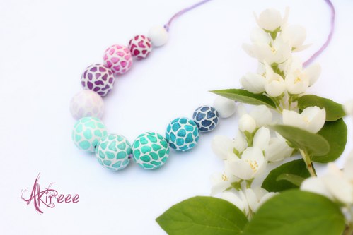 Rainbow Giraffe - náhrdelník — foto 1