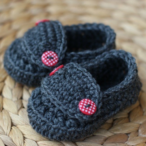 Ťapky s červenými knoflíčky — foto 1